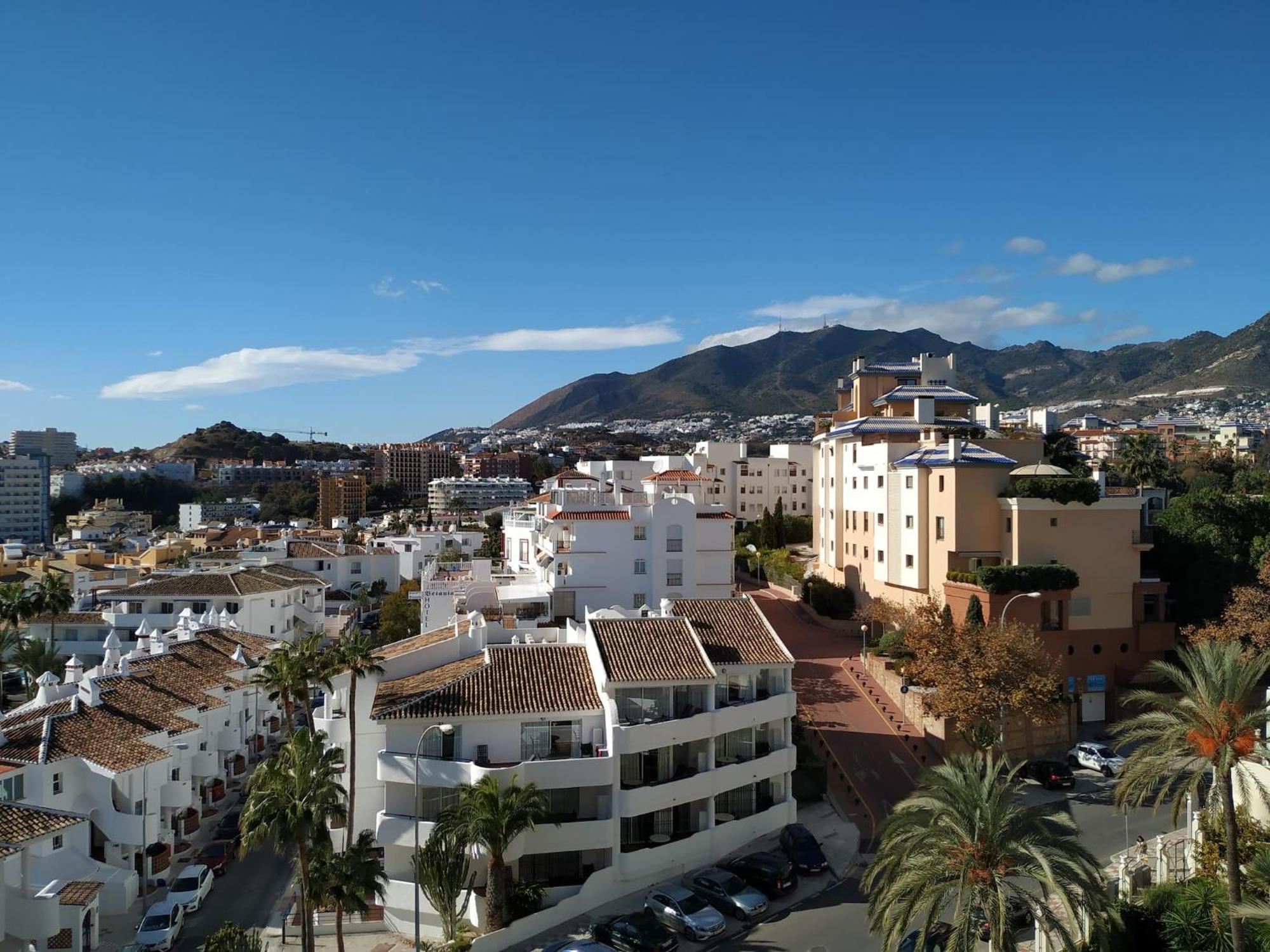 Deluxe Apartment In Benalbeach With Beach Views Benalmádena Exterior foto